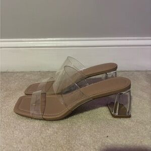 Clear heel  ( will be cleaned prior to shipping )